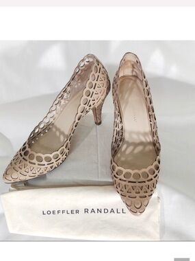 Loeffler Randall pumps heels 7.5 EUC w/a duster bag Nude